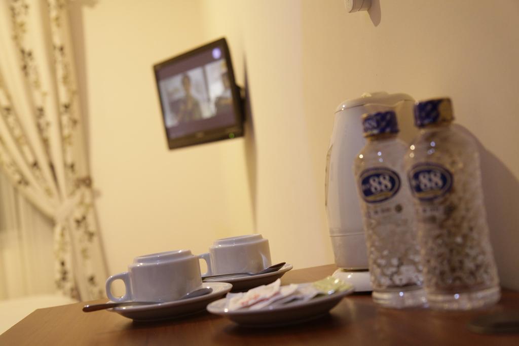 Hotel Lotus Бандунг Номер фото